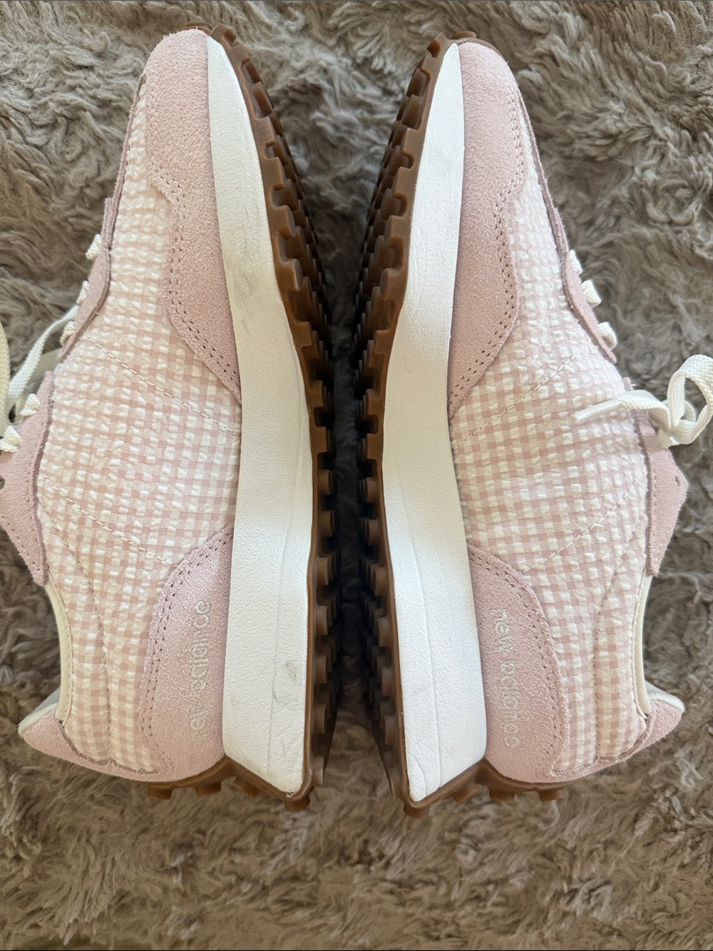 New Balance 327 Women's Pink and White Retro Runner Sneakers - Picture 7 of 7